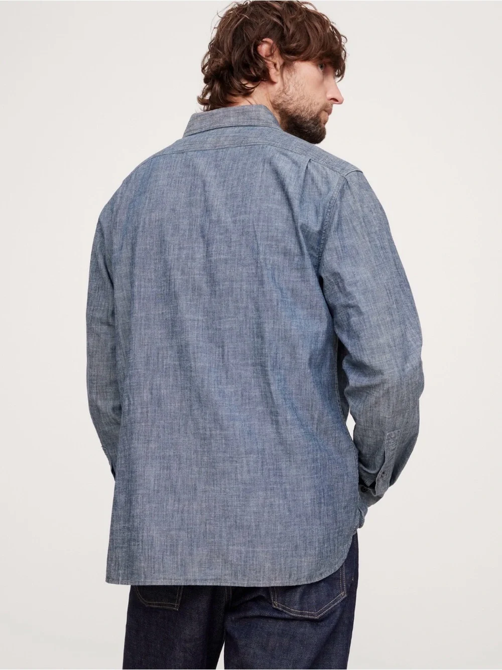 NWT Banana Republic Standard Fit Chambray Medium Blue Shirt Sz M.